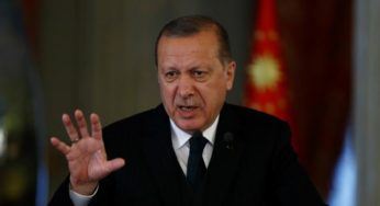 في اتصال هاتفي مع زيلينسكي.. أردوغان يعرض الوساطة بين موسكو وكييف