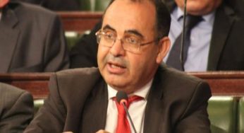 تونس: لمجابهة كورونا..مبروك كرشيد يتبرع بشهريْ عمل