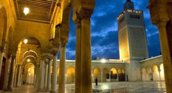 تونس: أصوات المآذن ترتفع بالدعوة للصلاة في المنازل