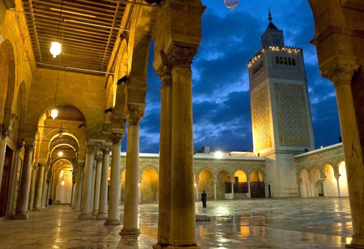 تونس من بينها جامع الزيتونة تعقيم مجموعة من المساجد في العاصمة