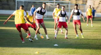 طاقم تحكيم نمساوي يدير مقابلة تونس و نيجيريا