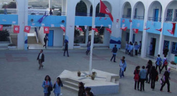 وقفة احتجاجية لتلاميذ إعدادية السرجة بحاجب العيون للتنديد بتعطل الدروس