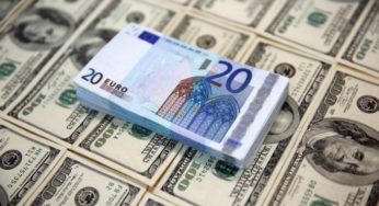 الدولار يصعد واليورو يقترب مجددا من أدنى مستوى له منذ 20 عاما