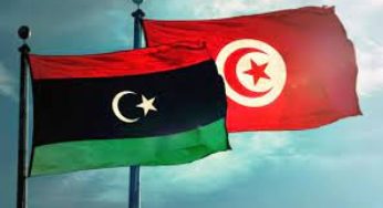 تونس وليبيا يتفقان على ايواء المهاجرين العالقين