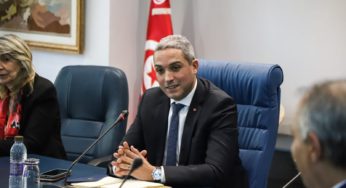 وزير السياحة يؤكد الاهتمام الحكومي بالنهوض بقطاع الصناعات التقليدية